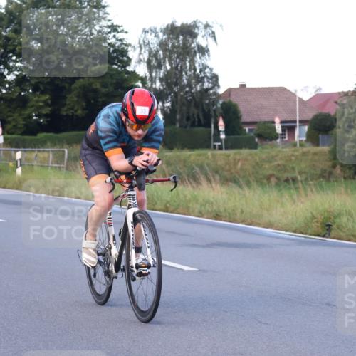 25.08.2024 - Elbe Triathlon Hamburg Fuchs,  Jonas http://msf.ph/oto/6842310 25.08.2024 08:58:49 Radfahren 41, 33 meine-sportfotos.de