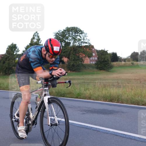 25.08.2024 - Elbe Triathlon Hamburg Fuchs,  Jonas http://msf.ph/oto/6842331 25.08.2024 08:58:49 Radfahren 41, 33 meine-sportfotos.de