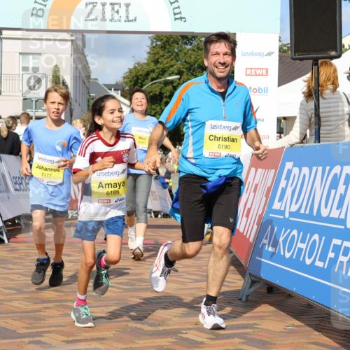 25.08.2024 - 20. Blankeneser Heldenlauf Strokosch-Dieckow http://msf.ph/oto/6842408 25.08.2024 10:31:37 Ziel 6067, 6177, 6189, 6190, 6490 meine-sportfotos.de