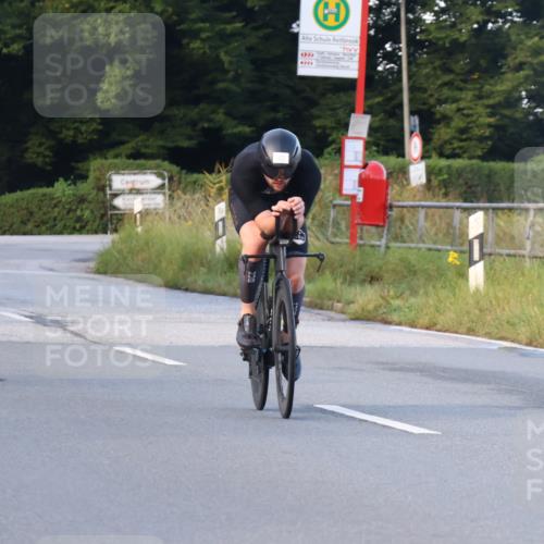 25.08.2024 - Elbe Triathlon Hamburg Fuchs,  Jonas http://msf.ph/oto/6842502 25.08.2024 08:59:25 Radfahren 47, 144, 170 meine-sportfotos.de