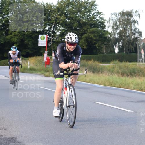 25.08.2024 - Elbe Triathlon Hamburg Fuchs,  Jonas http://msf.ph/oto/6842543 25.08.2024 08:59:27 Radfahren 47, 144, 170 meine-sportfotos.de