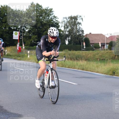 25.08.2024 - Elbe Triathlon Hamburg Fuchs,  Jonas http://msf.ph/oto/6842548 25.08.2024 08:59:27 Radfahren 47, 144, 170 meine-sportfotos.de