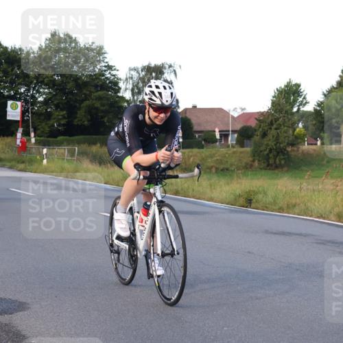 25.08.2024 - Elbe Triathlon Hamburg Fuchs,  Jonas http://msf.ph/oto/6842552 25.08.2024 08:59:27 Radfahren 47, 144, 170 meine-sportfotos.de
