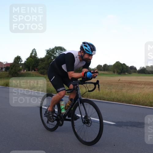 25.08.2024 - Elbe Triathlon Hamburg Fuchs,  Jonas http://msf.ph/oto/6842590 25.08.2024 08:59:29 Radfahren 47, 144, 170 meine-sportfotos.de