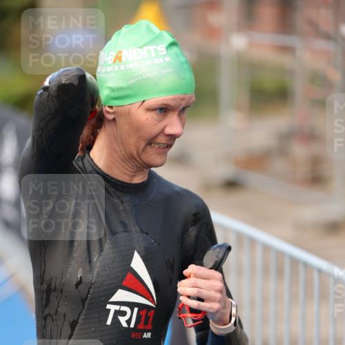 25.08.2024 - Elbe Triathlon Hamburg H.Heesch http://msf.ph/oto/6842816 25.08.2024 08:45:57 Schwimmen 126, 149, 154, 159, 184 meine-sportfotos.de