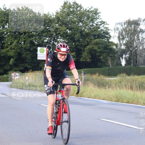 25.08.2024 - Elbe Triathlon Hamburg Fuchs,  Jonas http://msf.ph/oto/6842823 25.08.2024 09:00:03 Radfahren 177 meine-sportfotos.de