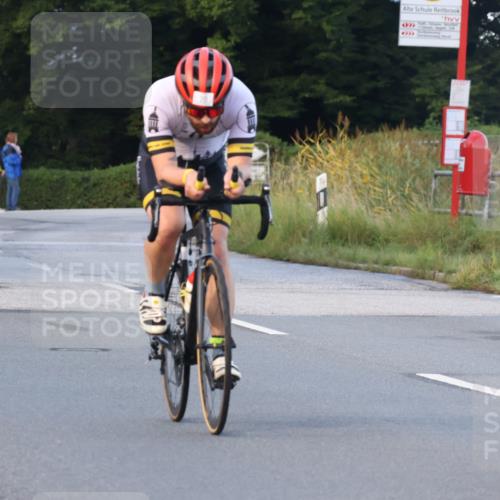 25.08.2024 - Elbe Triathlon Hamburg Fuchs,  Jonas http://msf.ph/oto/6842888 25.08.2024 09:00:10 Radfahren 70, 127 meine-sportfotos.de