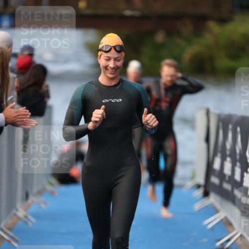 25.08.2024 - Elbe Triathlon Hamburg H.Heesch http://msf.ph/oto/6842914 25.08.2024 08:46:06 Schwimmen 123, 126, 138, 149, 154, 160, 184 meine-sportfotos.de
