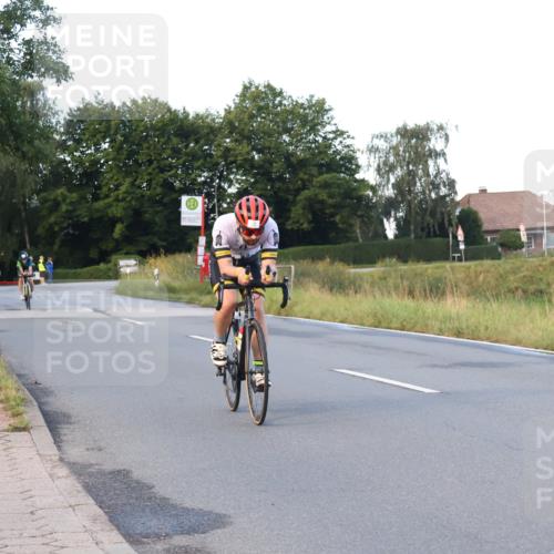 25.08.2024 - Elbe Triathlon Hamburg Fuchs,  Jonas http://msf.ph/oto/6842929 25.08.2024 09:00:11 Radfahren 70, 127 meine-sportfotos.de