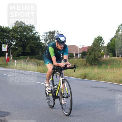 25.08.2024 - Elbe Triathlon Hamburg Fuchs,  Jonas http://msf.ph/oto/6843031 25.08.2024 09:00:15 Radfahren 70, 127, 98, 108 meine-sportfotos.de