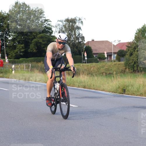 25.08.2024 - Elbe Triathlon Hamburg Fuchs,  Jonas http://msf.ph/oto/6843075 25.08.2024 09:00:20 Radfahren 127, 98, 108 meine-sportfotos.de