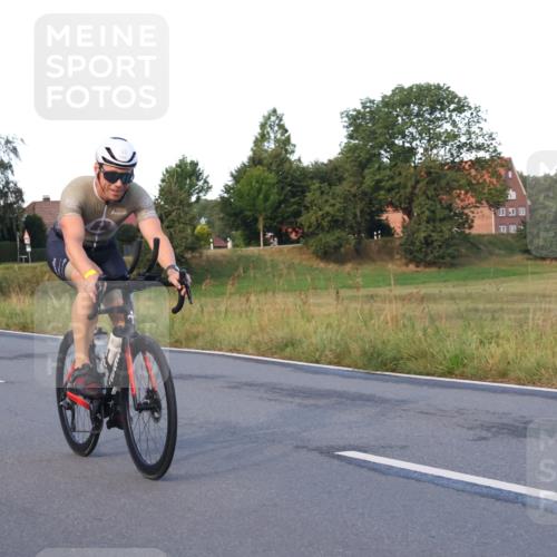25.08.2024 - Elbe Triathlon Hamburg Fuchs,  Jonas http://msf.ph/oto/6843087 25.08.2024 09:00:20 Radfahren 127, 98, 108 meine-sportfotos.de