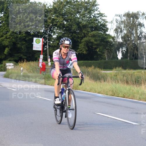 25.08.2024 - Elbe Triathlon Hamburg Fuchs,  Jonas http://msf.ph/oto/6843105 25.08.2024 09:00:22 Radfahren 98, 108, 119 meine-sportfotos.de