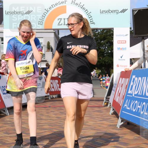 25.08.2024 - 20. Blankeneser Heldenlauf Strokosch-Dieckow http://msf.ph/oto/6843181 25.08.2024 10:32:05 Ziel 6098, 6099, 6100, 6241 meine-sportfotos.de