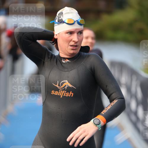 25.08.2024 - Elbe Triathlon Hamburg H.Heesch http://msf.ph/oto/6843271 25.08.2024 08:46:14 Schwimmen 123, 126, 131, 138, 149, 154, 160, 179, 184 meine-sportfotos.de