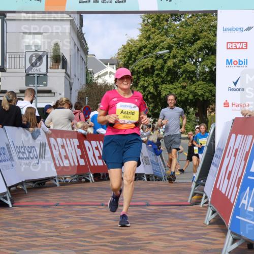25.08.2024 - 20. Blankeneser Heldenlauf Strokosch-Dieckow http://msf.ph/oto/6843346 25.08.2024 10:32:13 Ziel 6324 meine-sportfotos.de