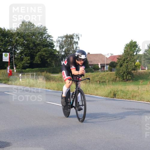 25.08.2024 - Elbe Triathlon Hamburg Fuchs,  Jonas http://msf.ph/oto/6843469 25.08.2024 09:00:59 Radfahren 65, 44 meine-sportfotos.de