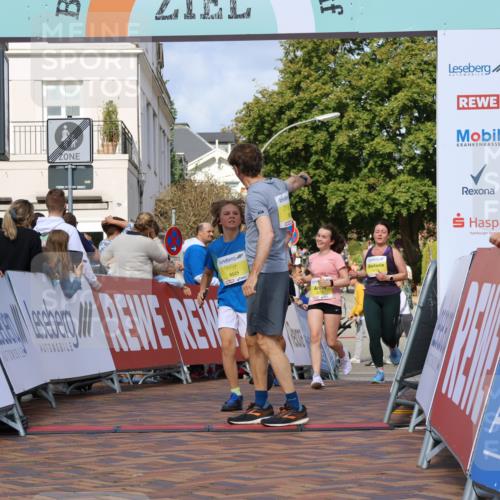 25.08.2024 - 20. Blankeneser Heldenlauf Strokosch-Dieckow http://msf.ph/oto/6843534 25.08.2024 10:32:17 Ziel 6039, 6274, 6275, 6324, 6524, 6525 meine-sportfotos.de