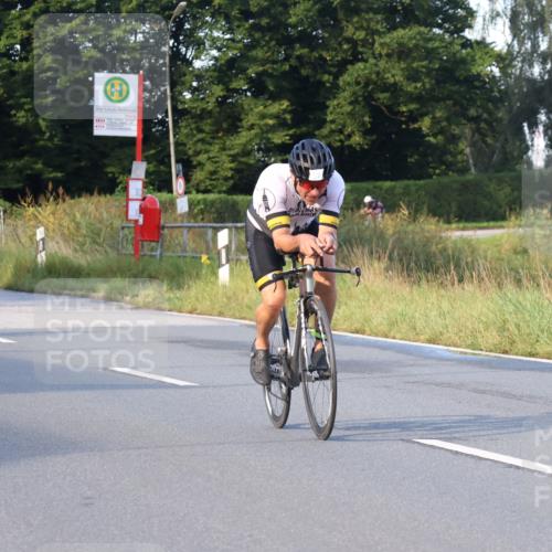25.08.2024 - Elbe Triathlon Hamburg Fuchs,  Jonas http://msf.ph/oto/6843700 25.08.2024 09:01:36 Radfahren 173, 72, 111 meine-sportfotos.de