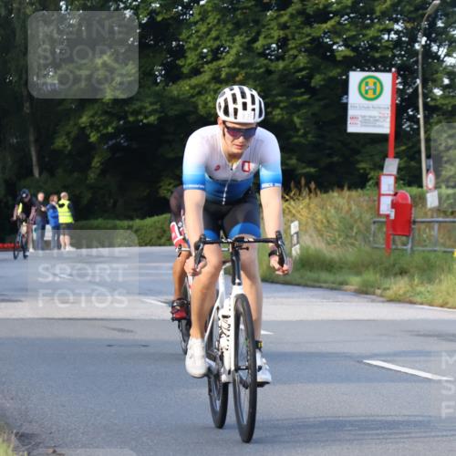 25.08.2024 - Elbe Triathlon Hamburg Fuchs,  Jonas http://msf.ph/oto/6843792 25.08.2024 09:01:44 Radfahren 67, 66, 59 meine-sportfotos.de