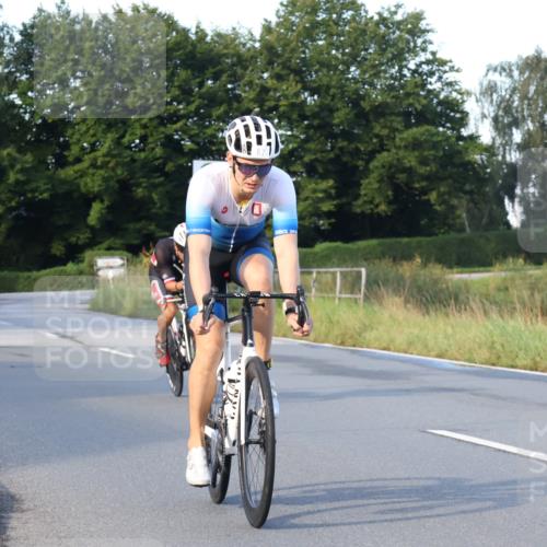 25.08.2024 - Elbe Triathlon Hamburg Fuchs,  Jonas http://msf.ph/oto/6843809 25.08.2024 09:01:44 Radfahren 67, 66, 59 meine-sportfotos.de