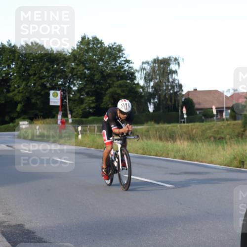 25.08.2024 - Elbe Triathlon Hamburg Fuchs,  Jonas http://msf.ph/oto/6843832 25.08.2024 09:01:45 Radfahren 67, 66, 59 meine-sportfotos.de
