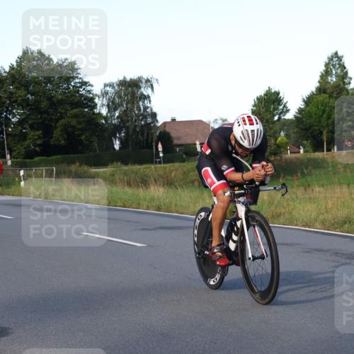 25.08.2024 - Elbe Triathlon Hamburg Fuchs,  Jonas http://msf.ph/oto/6843837 25.08.2024 09:01:45 Radfahren 67, 66, 59 meine-sportfotos.de