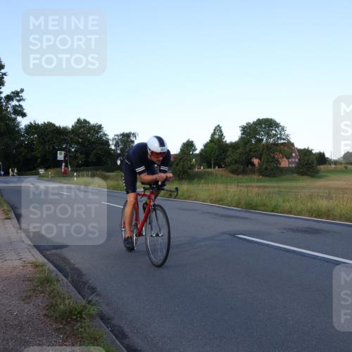 25.08.2024 - Elbe Triathlon Hamburg Fuchs,  Jonas http://msf.ph/oto/6844024 25.08.2024 09:02:05 Radfahren 207 meine-sportfotos.de