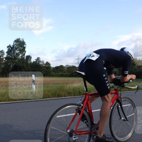 25.08.2024 - Elbe Triathlon Hamburg Fuchs,  Jonas http://msf.ph/oto/6844043 25.08.2024 09:02:06 Radfahren 207 meine-sportfotos.de