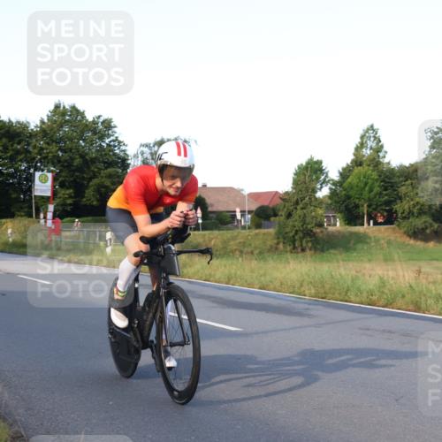 25.08.2024 - Elbe Triathlon Hamburg Fuchs,  Jonas http://msf.ph/oto/6844301 25.08.2024 09:03:33 Radfahren 68, 78 meine-sportfotos.de