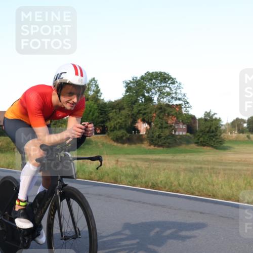 25.08.2024 - Elbe Triathlon Hamburg Fuchs,  Jonas http://msf.ph/oto/6844306 25.08.2024 09:03:33 Radfahren 68, 78 meine-sportfotos.de