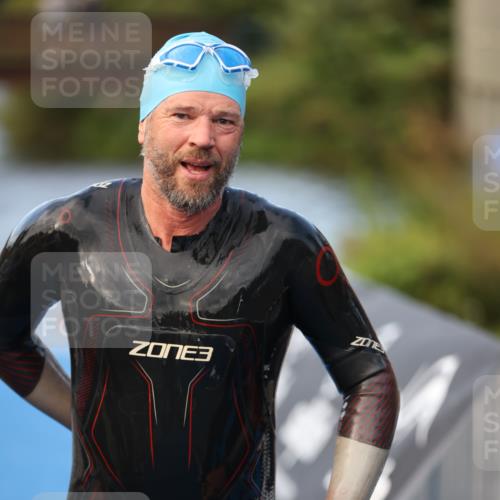 25.08.2024 - Elbe Triathlon Hamburg H.Heesch http://msf.ph/oto/6844353 25.08.2024 08:46:48 Schwimmen 113, 146, 147, 150, 198 meine-sportfotos.de