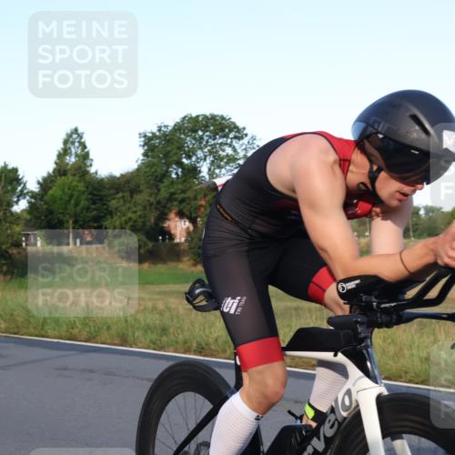 25.08.2024 - Elbe Triathlon Hamburg Fuchs,  Jonas http://msf.ph/oto/6844361 25.08.2024 09:03:36 Radfahren 68, 78 meine-sportfotos.de