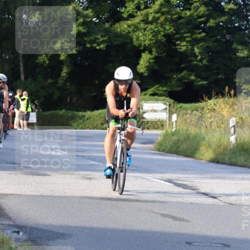 25.08.2024 - Elbe Triathlon Hamburg Fuchs,  Jonas http://msf.ph/oto/6844371 25.08.2024 09:03:41 Radfahren 78, 156, 229, 107 meine-sportfotos.de