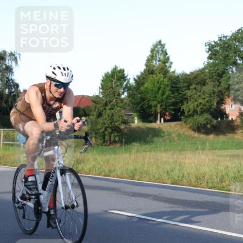 25.08.2024 - Elbe Triathlon Hamburg Fuchs,  Jonas http://msf.ph/oto/6844612 25.08.2024 09:04:01 Radfahren 257, 93, 53, 128 meine-sportfotos.de