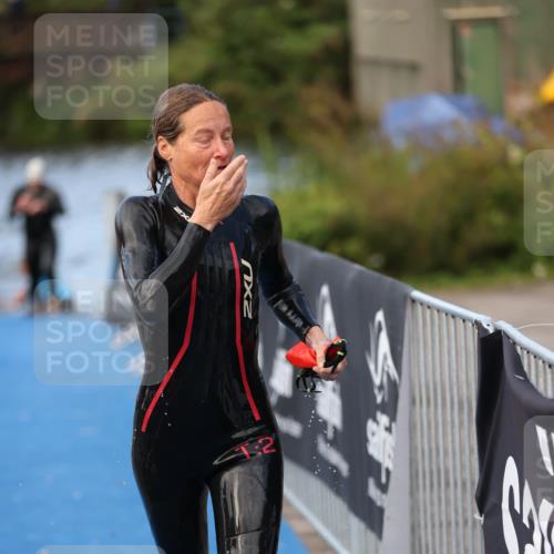 25.08.2024 - Elbe Triathlon Hamburg H.Heesch http://msf.ph/oto/6844657 25.08.2024 08:47:11 Schwimmen 125, 146, 193, 194 meine-sportfotos.de