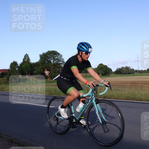 25.08.2024 - Elbe Triathlon Hamburg Fuchs,  Jonas http://msf.ph/oto/6844681 25.08.2024 09:04:05 Radfahren 93, 53, 128, 106 meine-sportfotos.de