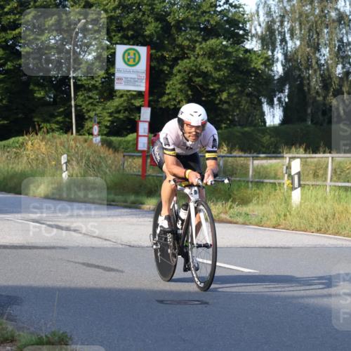 25.08.2024 - Elbe Triathlon Hamburg Fuchs,  Jonas http://msf.ph/oto/6844748 25.08.2024 09:04:28 Radfahren 73 meine-sportfotos.de