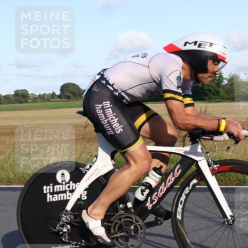 25.08.2024 - Elbe Triathlon Hamburg Fuchs,  Jonas http://msf.ph/oto/6844781 25.08.2024 09:04:29 Radfahren 73 meine-sportfotos.de