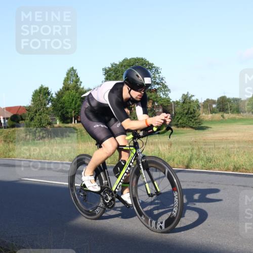 25.08.2024 - Elbe Triathlon Hamburg Fuchs,  Jonas http://msf.ph/oto/6844869 25.08.2024 09:05:01 Radfahren 164 meine-sportfotos.de