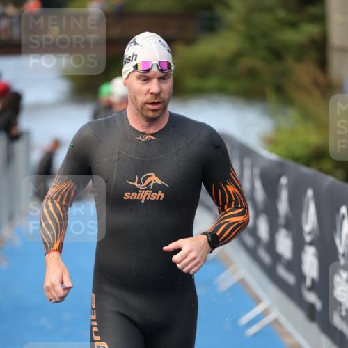 25.08.2024 - Elbe Triathlon Hamburg H.Heesch http://msf.ph/oto/6844895 25.08.2024 08:47:18 Schwimmen 119, 122, 125, 165, 193, 194 meine-sportfotos.de