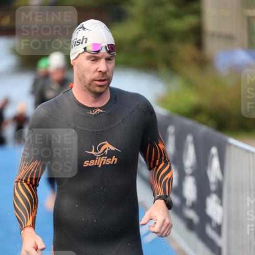 25.08.2024 - Elbe Triathlon Hamburg H.Heesch http://msf.ph/oto/6844928 25.08.2024 08:47:18 Schwimmen 119, 122, 125, 165, 193, 194 meine-sportfotos.de