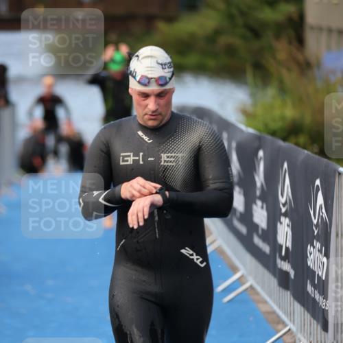 25.08.2024 - Elbe Triathlon Hamburg H.Heesch http://msf.ph/oto/6844947 25.08.2024 08:47:21 Schwimmen 119, 122, 125, 137, 165, 193, 194 meine-sportfotos.de