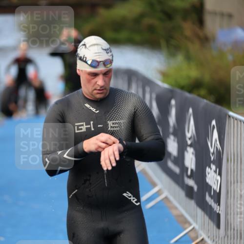 25.08.2024 - Elbe Triathlon Hamburg H.Heesch http://msf.ph/oto/6844967 25.08.2024 08:47:21 Schwimmen 119, 122, 125, 137, 165, 193, 194 meine-sportfotos.de