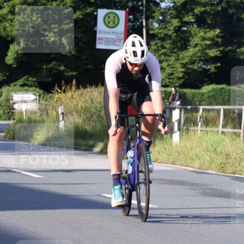 25.08.2024 - Elbe Triathlon Hamburg Fuchs,  Jonas http://msf.ph/oto/6844978 25.08.2024 09:05:39 Radfahren 242, 263, 232 meine-sportfotos.de