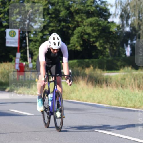 25.08.2024 - Elbe Triathlon Hamburg Fuchs,  Jonas http://msf.ph/oto/6844986 25.08.2024 09:05:39 Radfahren 242, 263, 232 meine-sportfotos.de