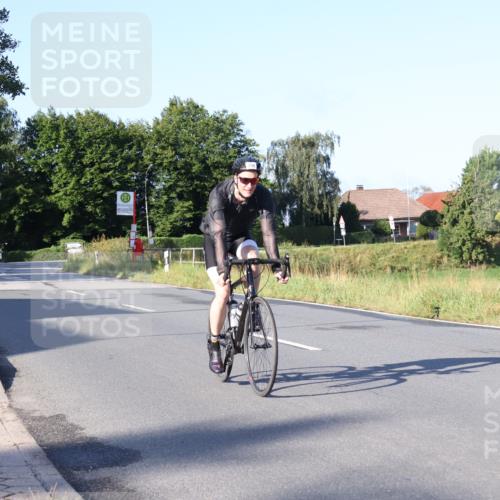 25.08.2024 - Elbe Triathlon Hamburg Fuchs,  Jonas http://msf.ph/oto/6845079 25.08.2024 09:05:49 Radfahren 296 meine-sportfotos.de