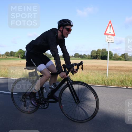 25.08.2024 - Elbe Triathlon Hamburg Fuchs,  Jonas http://msf.ph/oto/6845111 25.08.2024 09:05:50 Radfahren 296 meine-sportfotos.de