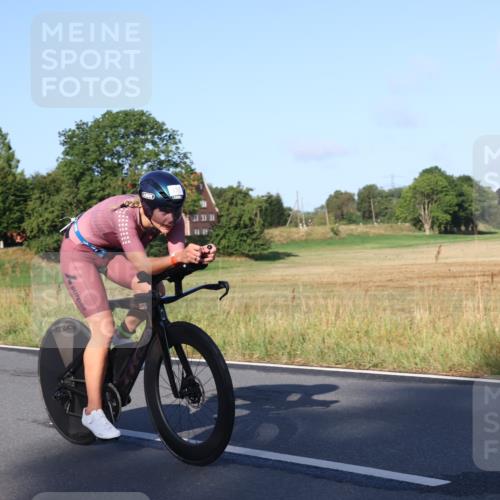 25.08.2024 - Elbe Triathlon Hamburg Fuchs,  Jonas http://msf.ph/oto/6845304 25.08.2024 09:06:12 Radfahren 139 meine-sportfotos.de