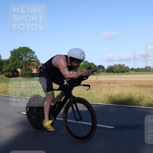 25.08.2024 - Elbe Triathlon Hamburg Fuchs,  Jonas http://msf.ph/oto/6845369 25.08.2024 09:06:30 Radfahren 38, 40 meine-sportfotos.de